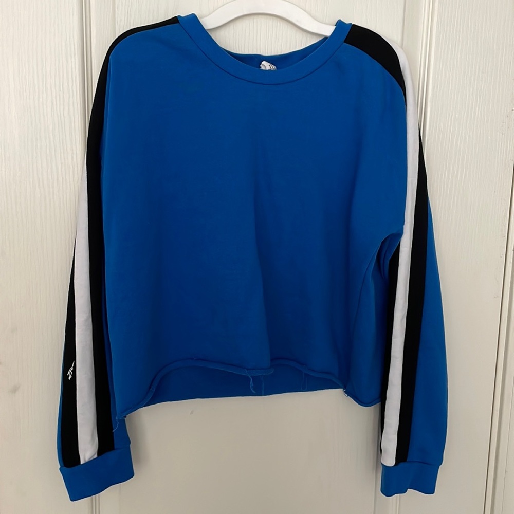 Destined cropped crew neck.